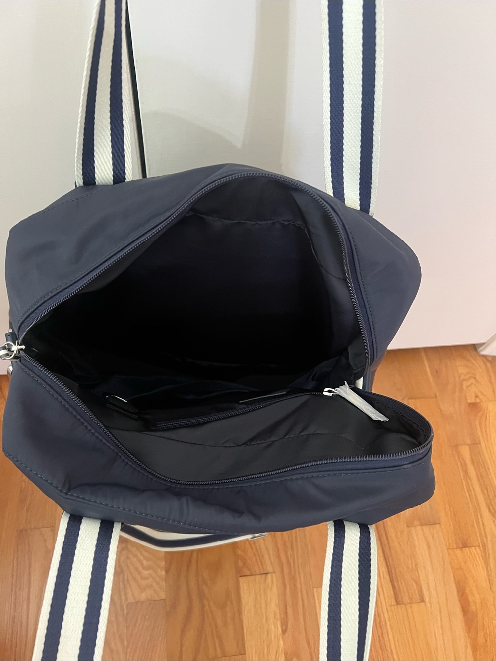 New w/o tags Mark & Graham Navy Tennis Tote with White Trim and Striped Straps - Picture 3 of 5